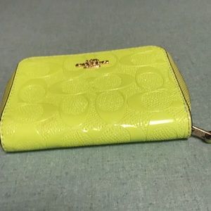 Small Coach lime green wallet! Yummy color!